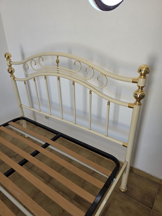 Cama Casal em Ferro / Metal Double Bed Frame