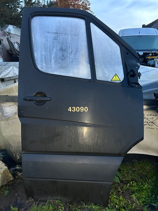 Drzwi przednie sprinter 906 prawe i lewe