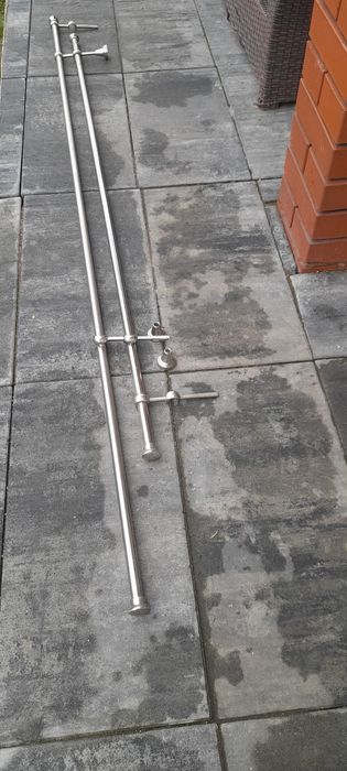 Sprzedam  2 karnisze