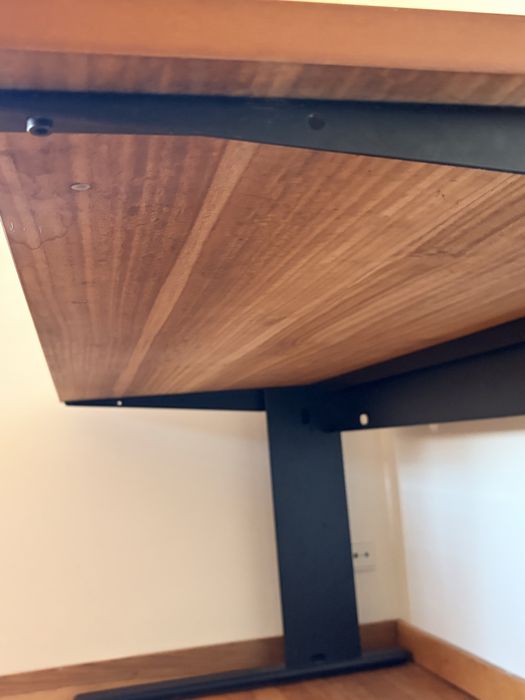 Mesa de Escritório 160x80 em madeira e ferro - robusta e ótimo estado