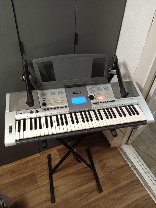 Yamaha psr e 403