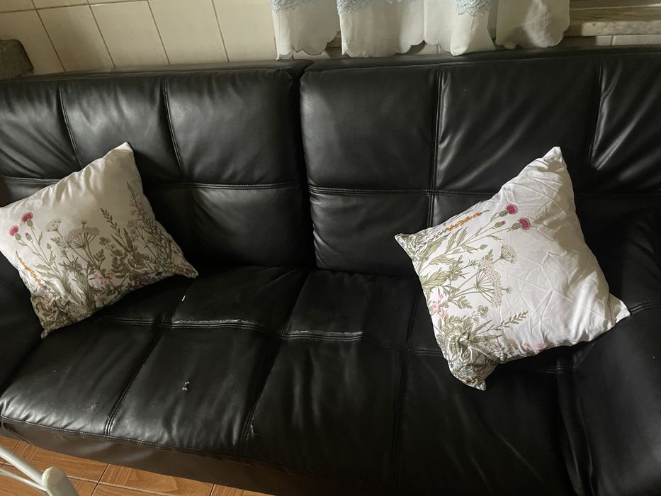 Sofá de pele preto