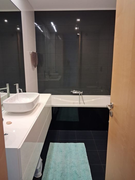 Sofisticada Moradia T5 Três Frentes - Maia