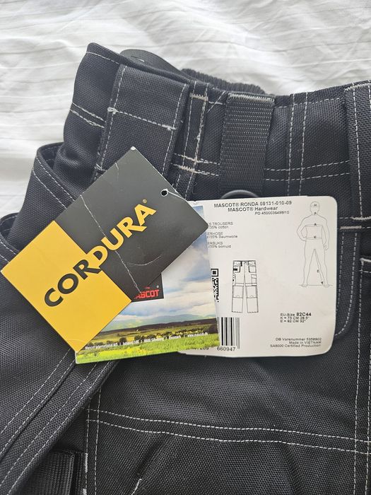 Nowe z metką męskie spodnie robocze marki Mascot
