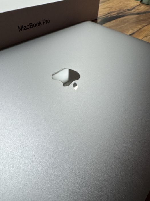 MacBook Pro 2018 (comprado 2020) i9 2.9Ghz 32gb 512ssd