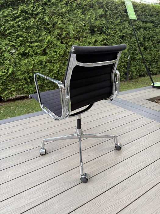 Vitra EA108 Eames oryginał fotel konferencyjny aluminium / Herman Miller