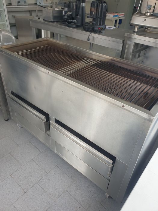 Churrasqueira a carvão Inox