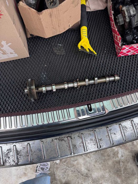 Розподільчий вал CCTA AUDI Q3 8U 06h101d ВПУСК