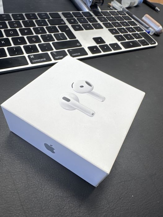 Airpods 4 Novo  na caixa