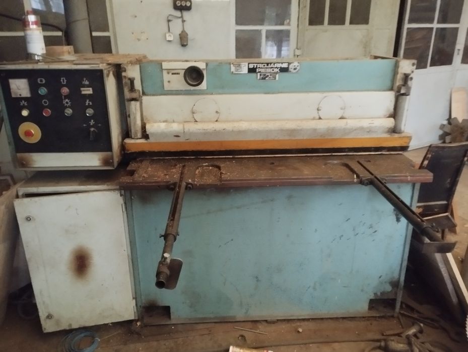 Gilotyna piesok strojarne 2,5x1200 mm