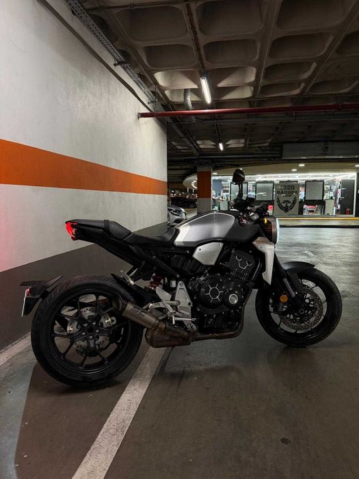 Honda CB 1000 R 2019 // trato de financiamento // aceito trocas, retomas
