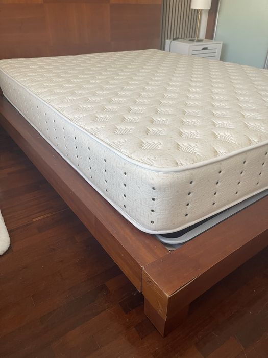 Cama casal com colchao