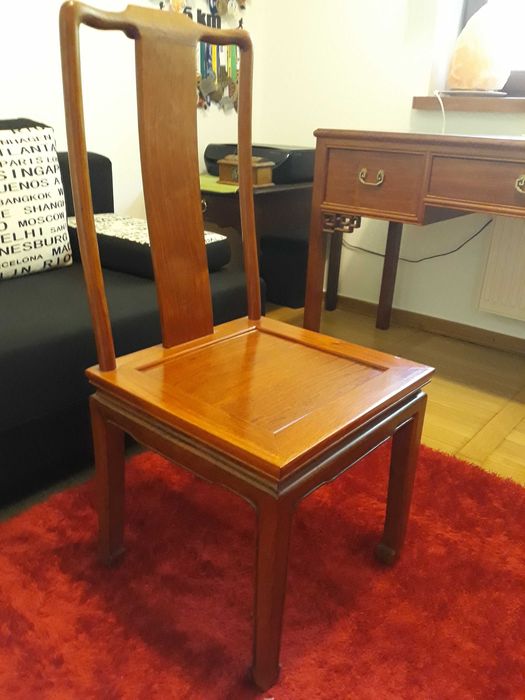 Piękne stylizowane biurko w stylu kolonialnym z litego drewna.