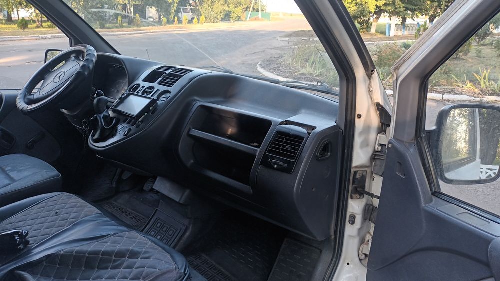 Продам мерседес Vlto на полном боевом