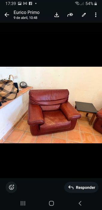 Terno de sofas em pele bordeaux