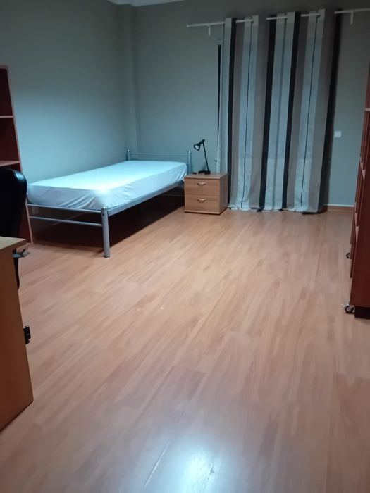 Quarto arrendar junto Egas Moniz