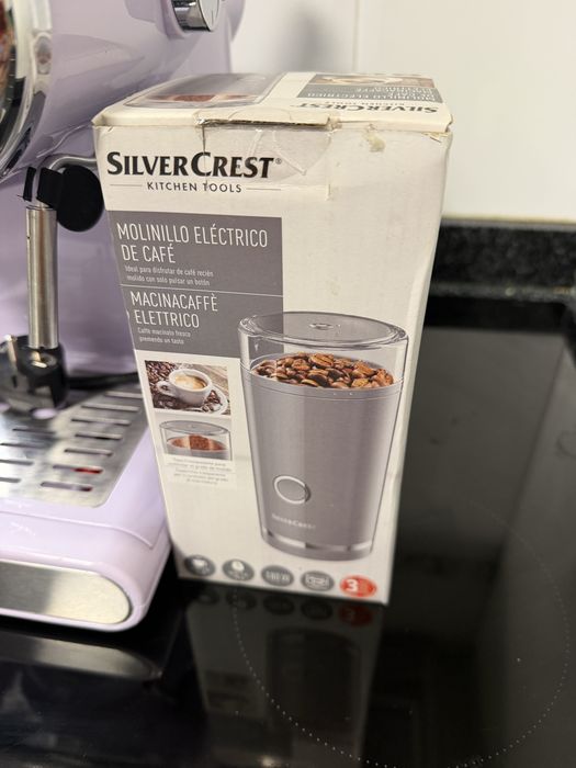 Maquina cafe e moinho