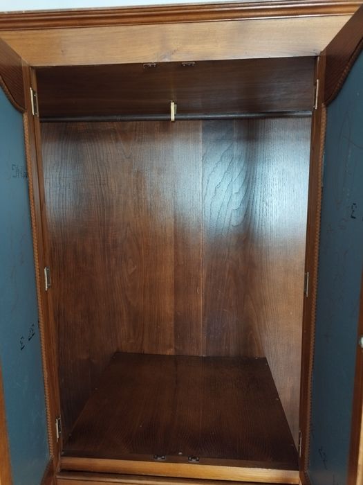 Roupeiro madeira maciça