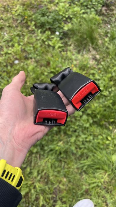 Замки ременів безпеки