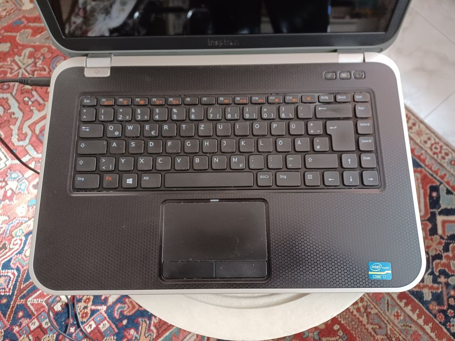 Portátil DELL Inspiron 7520 - i7 2.20Ghz - 6GB - 700GB