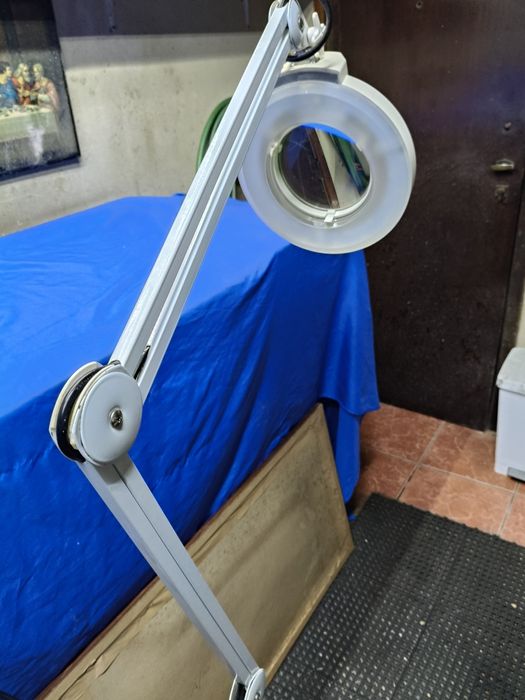 Vendo esta Lupa LED Ideal para Estética ou para trabalhos de precisão