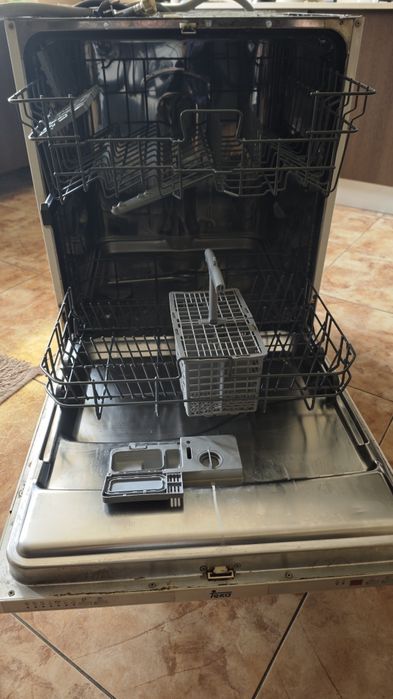 Máquina lavar loiça para peças sem cestos