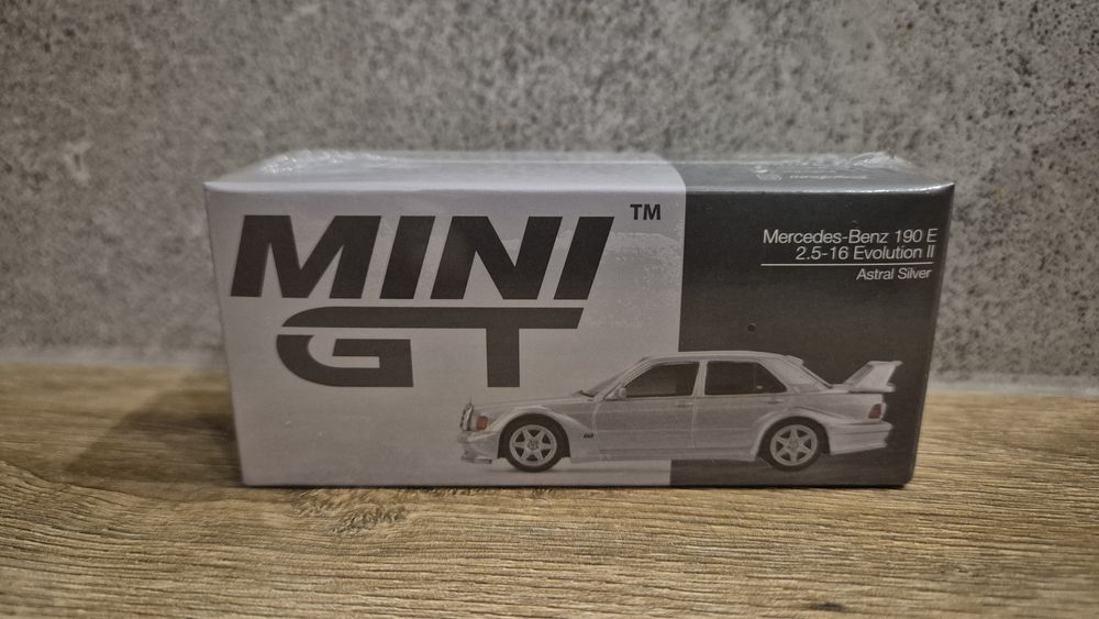 Mini GT Mercedes 190E 2.5 Evolution II Astral Silver Evo II MiniGT
