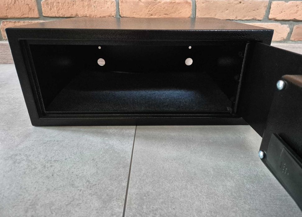 Czarny Sejf SentrySafe X075 | Cyfrowy zamek | 2 komplety kluczy