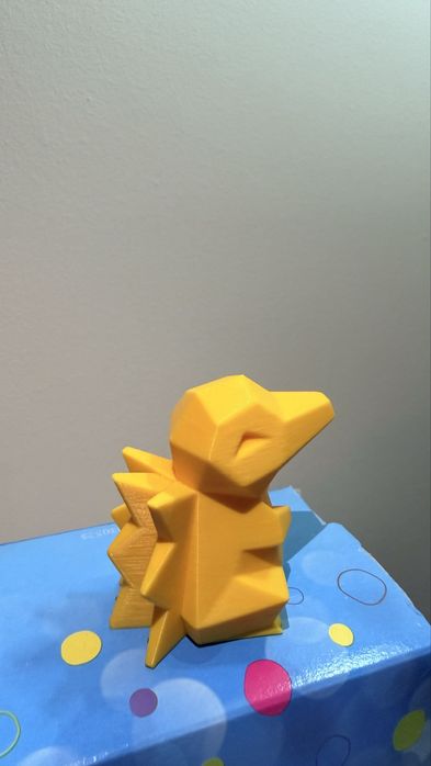 Boneco Pokémon Cyndaquil estilo low poly decorativo