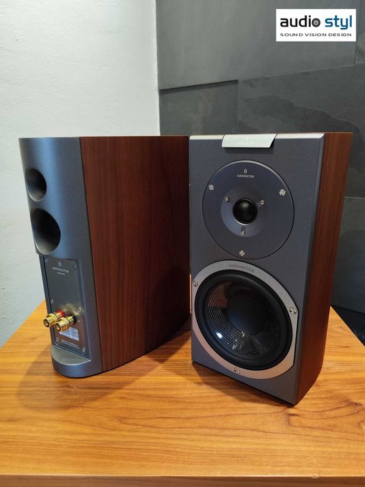 Audiovector R1 Signature orzech używane