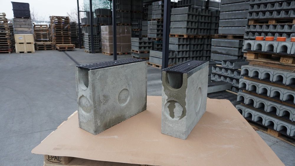 Odwodnienie drenaż kratka korytko ruszt C250 14cmx12,5cm do 25Ton C45