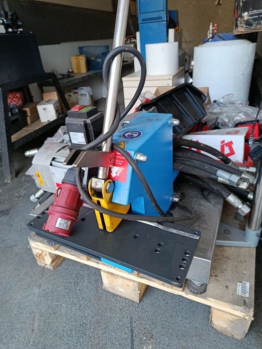 Prasa do węży hydraulicznych Uniflex UG 32  zestaw startowy