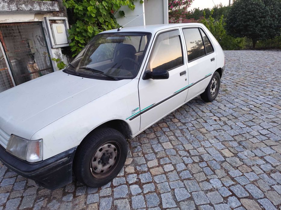 Peugeot 205 1.1 Color Line (5 Portas)