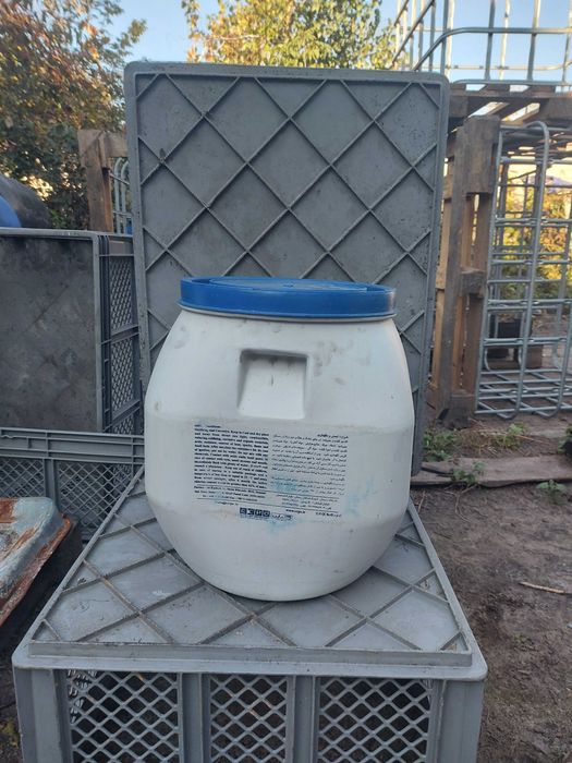 Продам бочки пластиковые 50 л. б.у