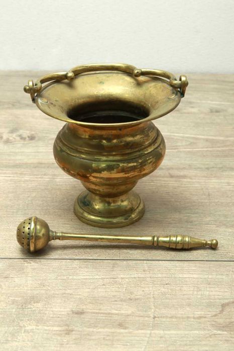 Antiga Caldeirinha Religiosa com Hissope (Aspersório) em Latão