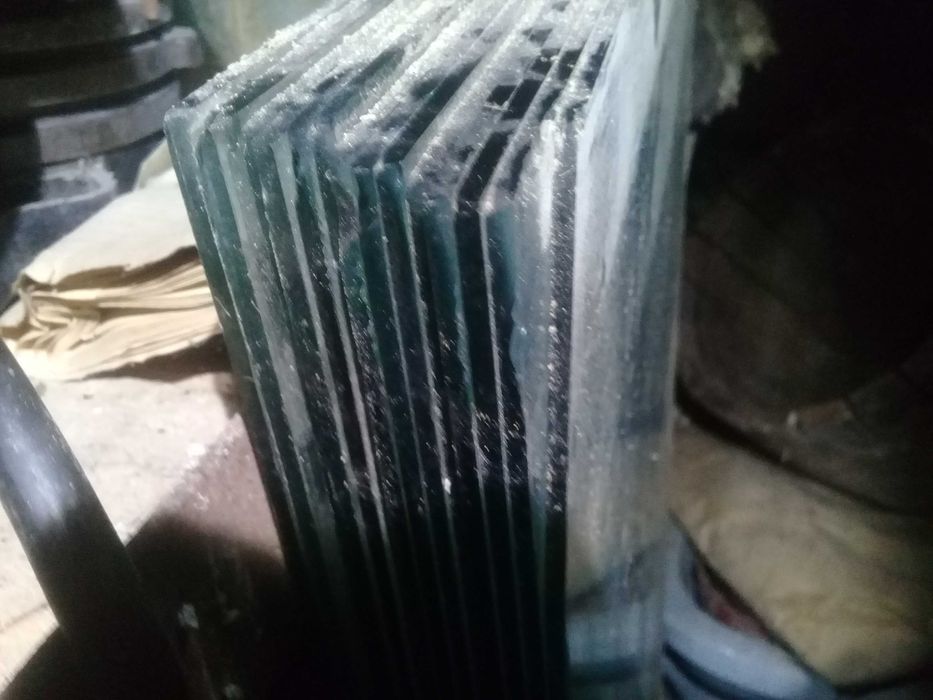 оконное стекло разное