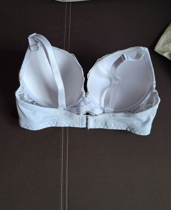 biustonosz 75C biały