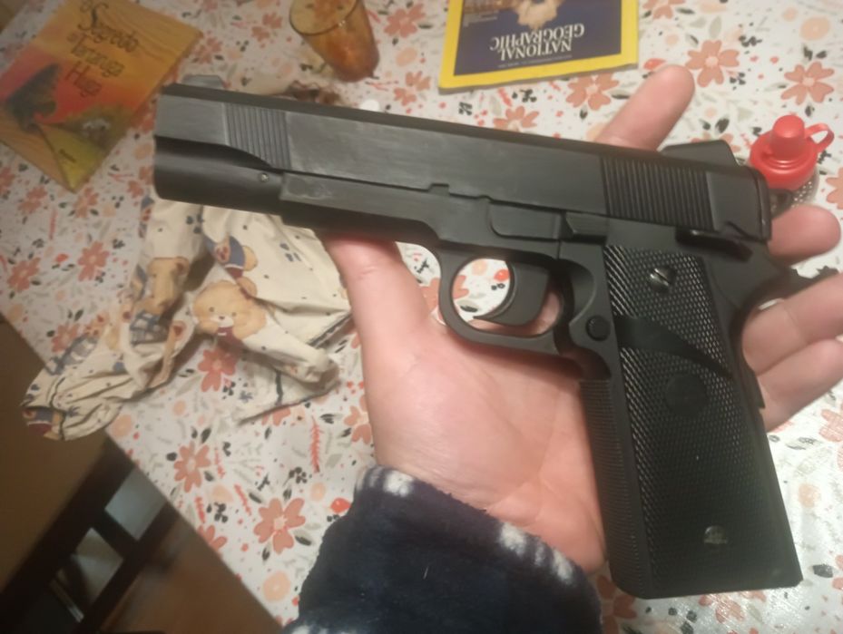 Pistola airsoft replica full metal