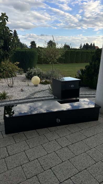 Konsola szklana wiszaca