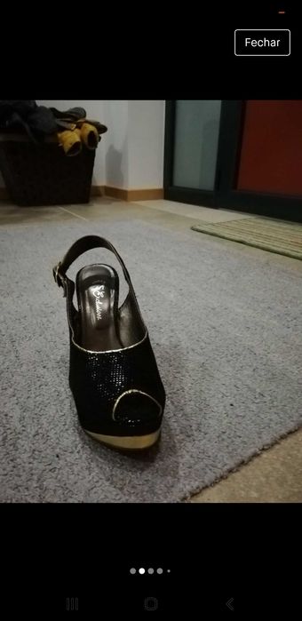 Sapatos de salto alto