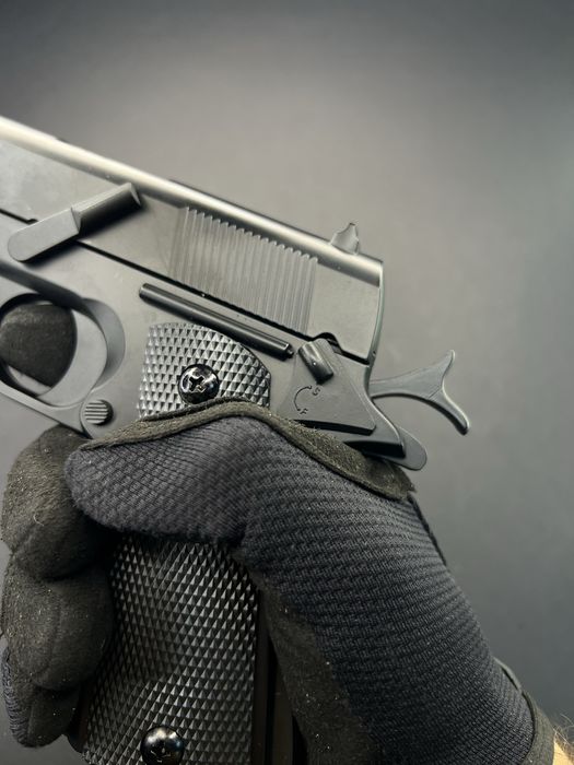 Топовий іграшковий пістолет Кольт 1911 з металу - модель Cyma ZM19