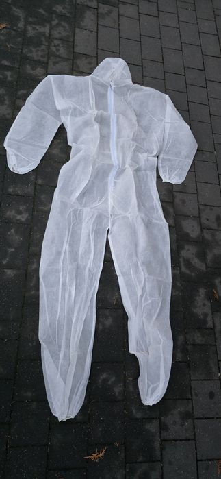 Jednorazowy kombinezon ochronny na suwak