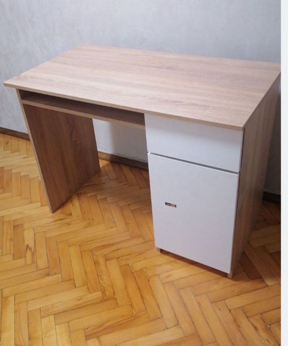 Стіл письмовий стіл для роботи