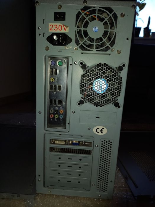 ПК / монитор / вебкамера / клавиатура / колонки / наушники