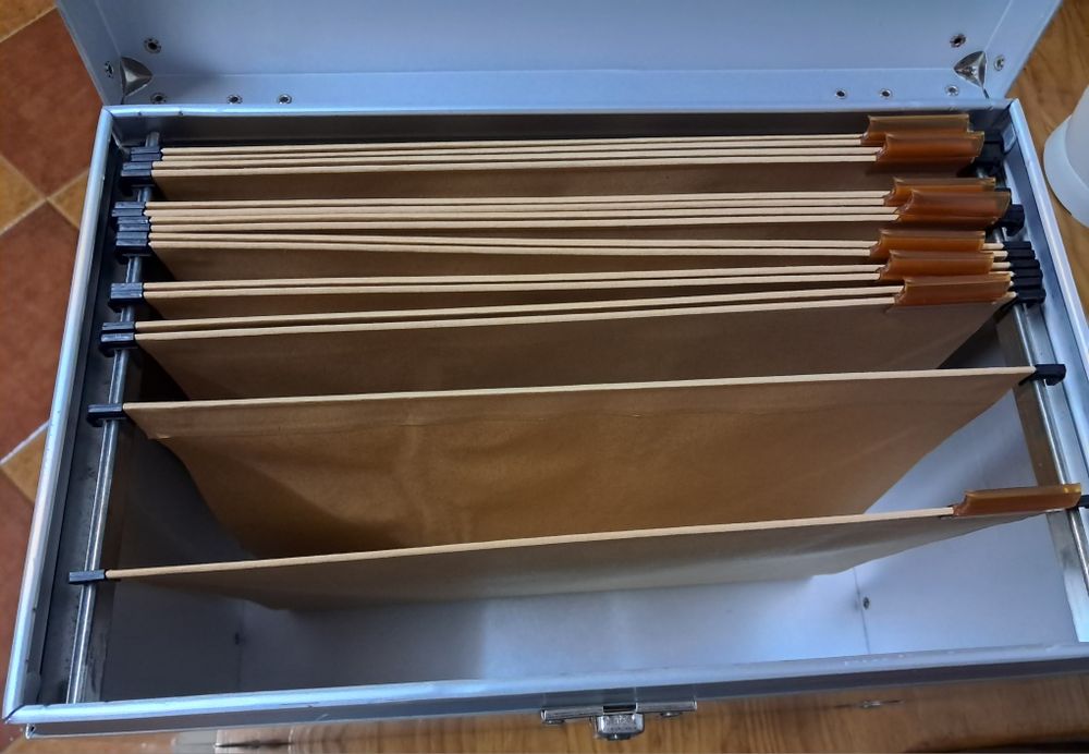 Mala anti-fogo em alumínio organizer