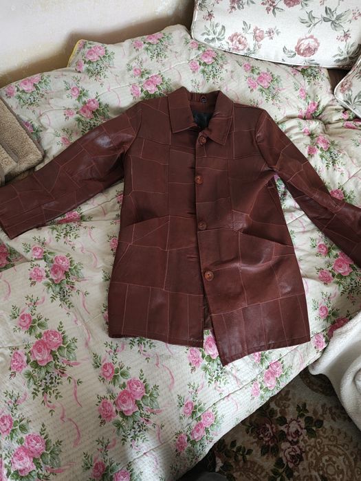 Skórzana kurtka damska z kapturem brązowa rozm L