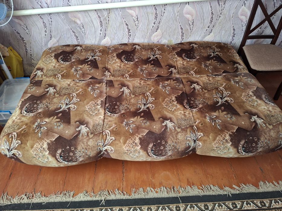 Продам диван(перетягувався)