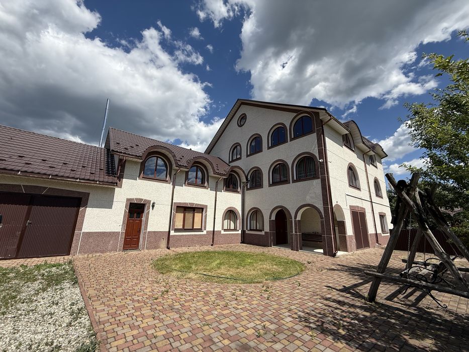 Продаж престижного будинку+ з готовим бізнесом Манява/ карпати-!