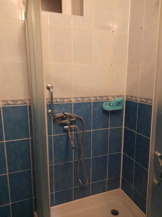 Скло душової кабіни