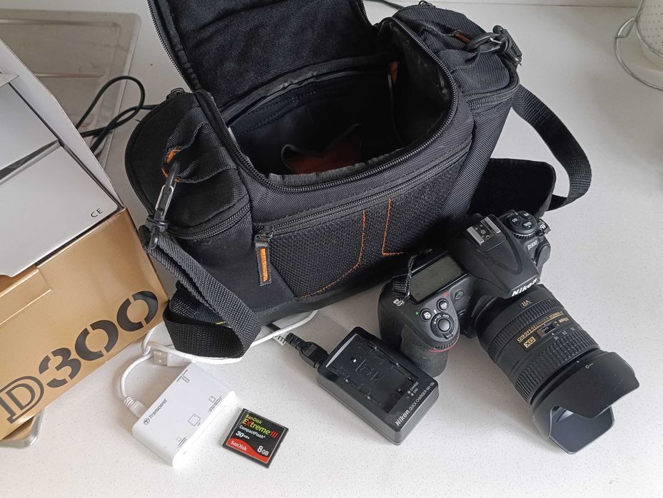 Nikon D300 (10тис. кадрів) + Nikkor 16-85mm + сумка + UV фільтр